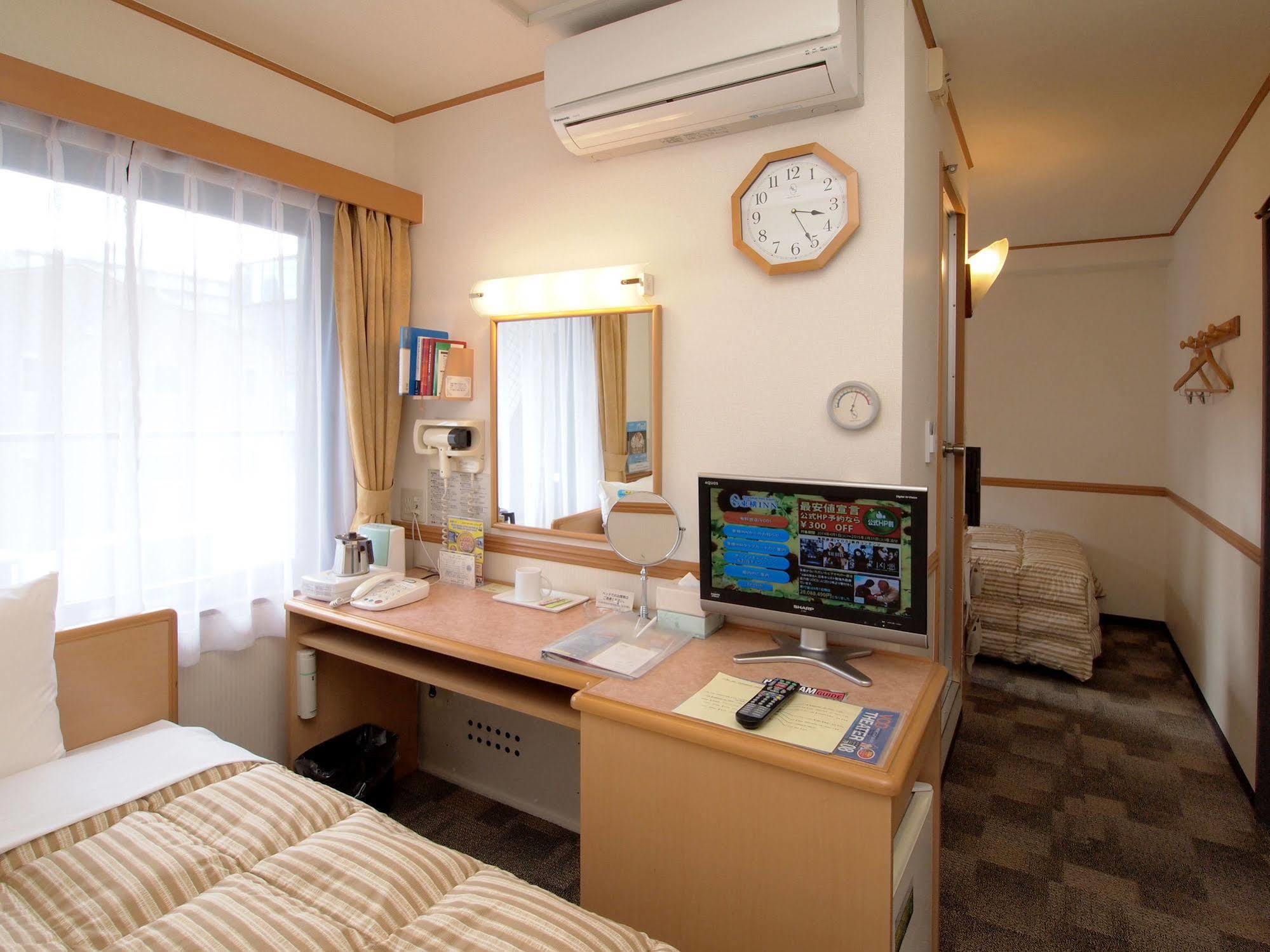 Toyoko Inn Shimonoseki Kaikyo Yume Tower Exterior foto